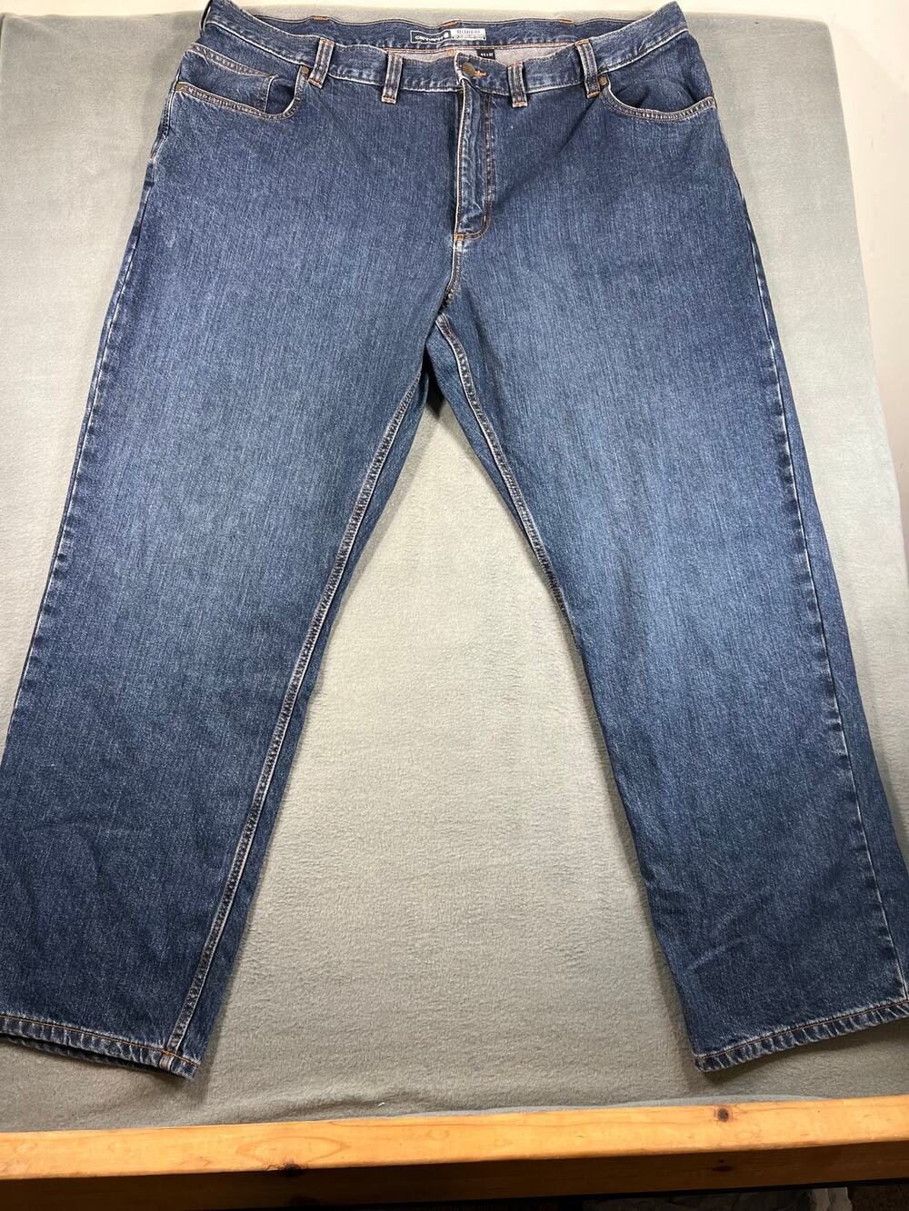 Carhartt Relaxed Fit 5-Pocket Men's Jeans Size 44x32, Excellent Condition